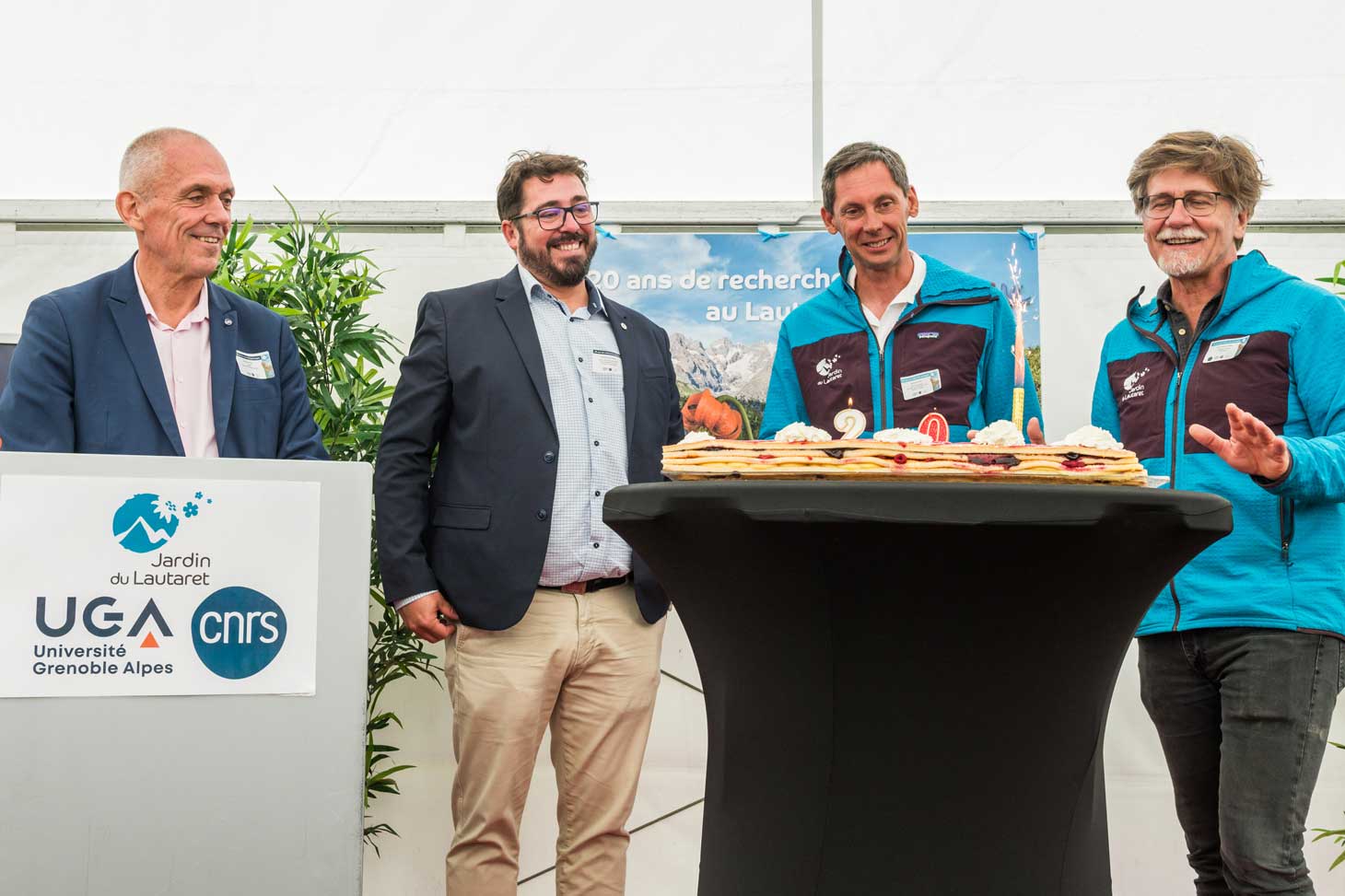20 ans de recherche partagée UGA/CNRS, gâteau d'anniversaire © photo : François Henry